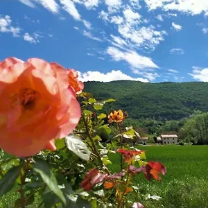 chambre-avec-acces-jacuzzi-au-pied-des-montagnes.hotels-rhonealpes.com/